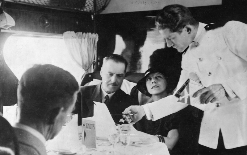 Illustration for article titled What International Air Travel Was Like in the 1930s